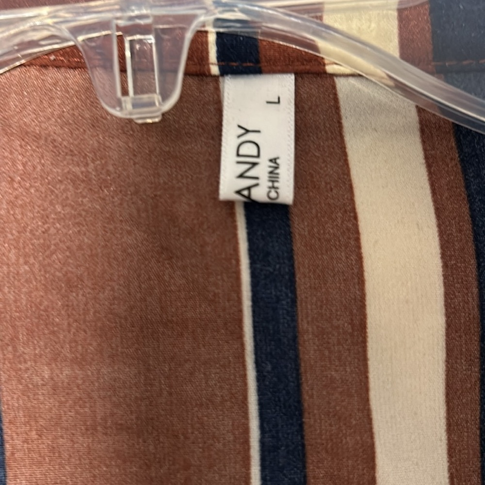 Short sleeve button down - Picture 2 of 3